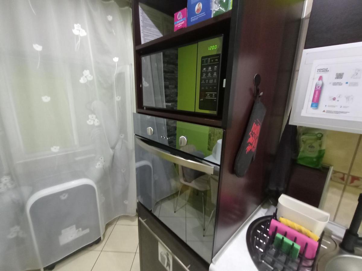 Apartament Venge -Cale Mieszkanie 46M2 Na Wylacznosc - Z Jedna Sypialnia I Jednym Sypialno-Salonem -3 Pietro Bez Windy- Rezerwacja Bez Karty Kredytowej-Klimatyzacja-Netflix-2 Lozeczka Dzieciece- Bezplatny Parking Publiczny Wroclaw Dış mekan fotoğraf