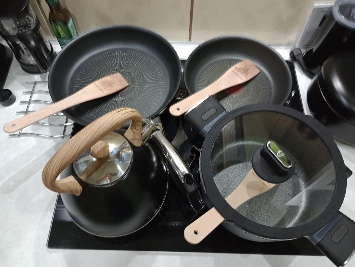 Apartament Venge -Cale Mieszkanie 46M2 Na Wylacznosc - Z Jedna Sypialnia I Jednym Sypialno-Salonem -3 Pietro Bez Windy- Rezerwacja Bez Karty Kredytowej-Klimatyzacja-Netflix-2 Lozeczka Dzieciece- Bezplatny Parking Publiczny Wroclaw Dış mekan fotoğraf