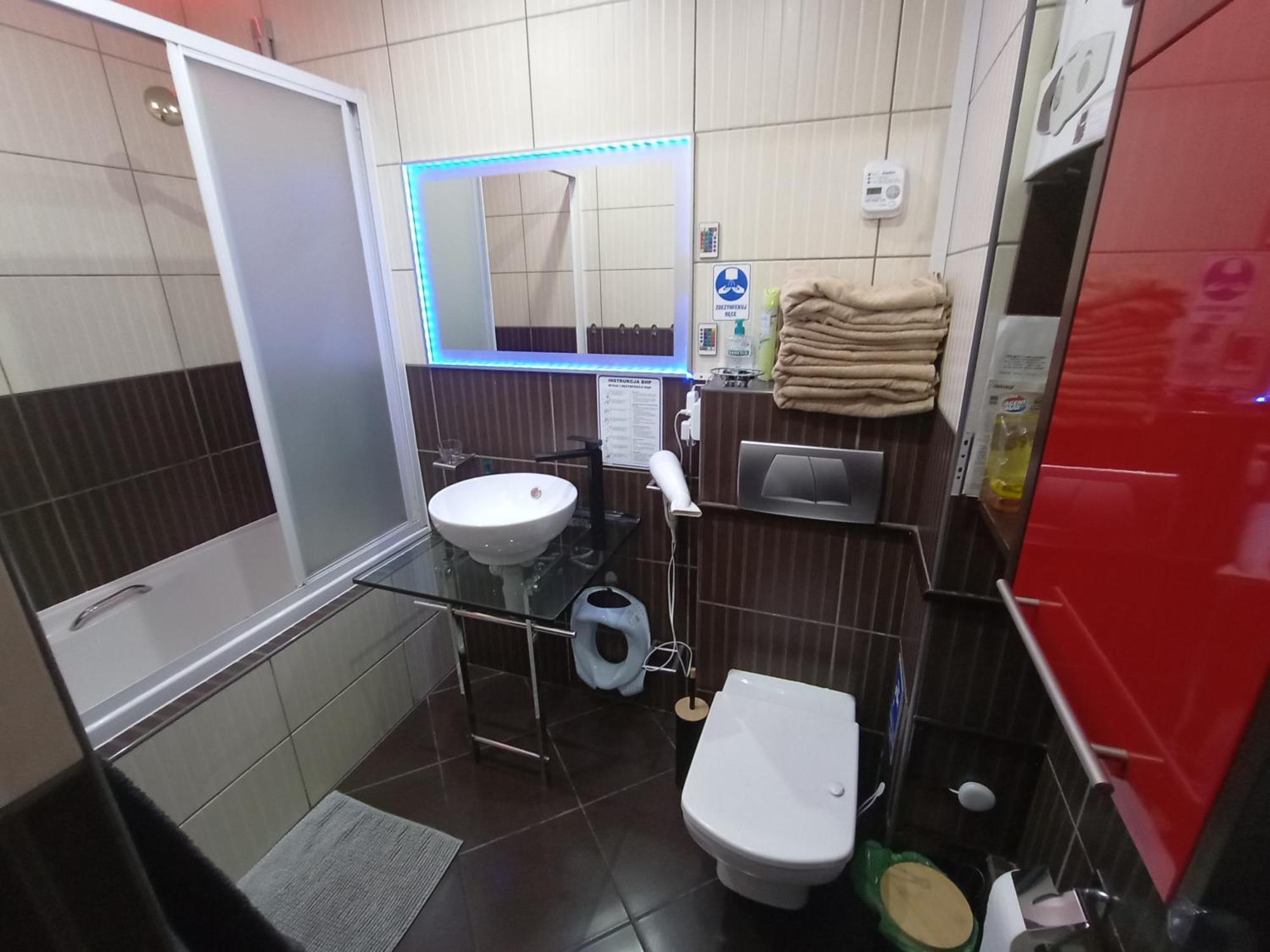 Apartament Venge -Cale Mieszkanie 46M2 Na Wylacznosc - Z Jedna Sypialnia I Jednym Sypialno-Salonem -3 Pietro Bez Windy- Rezerwacja Bez Karty Kredytowej-Klimatyzacja-Netflix-2 Lozeczka Dzieciece- Bezplatny Parking Publiczny Wroclaw Dış mekan fotoğraf