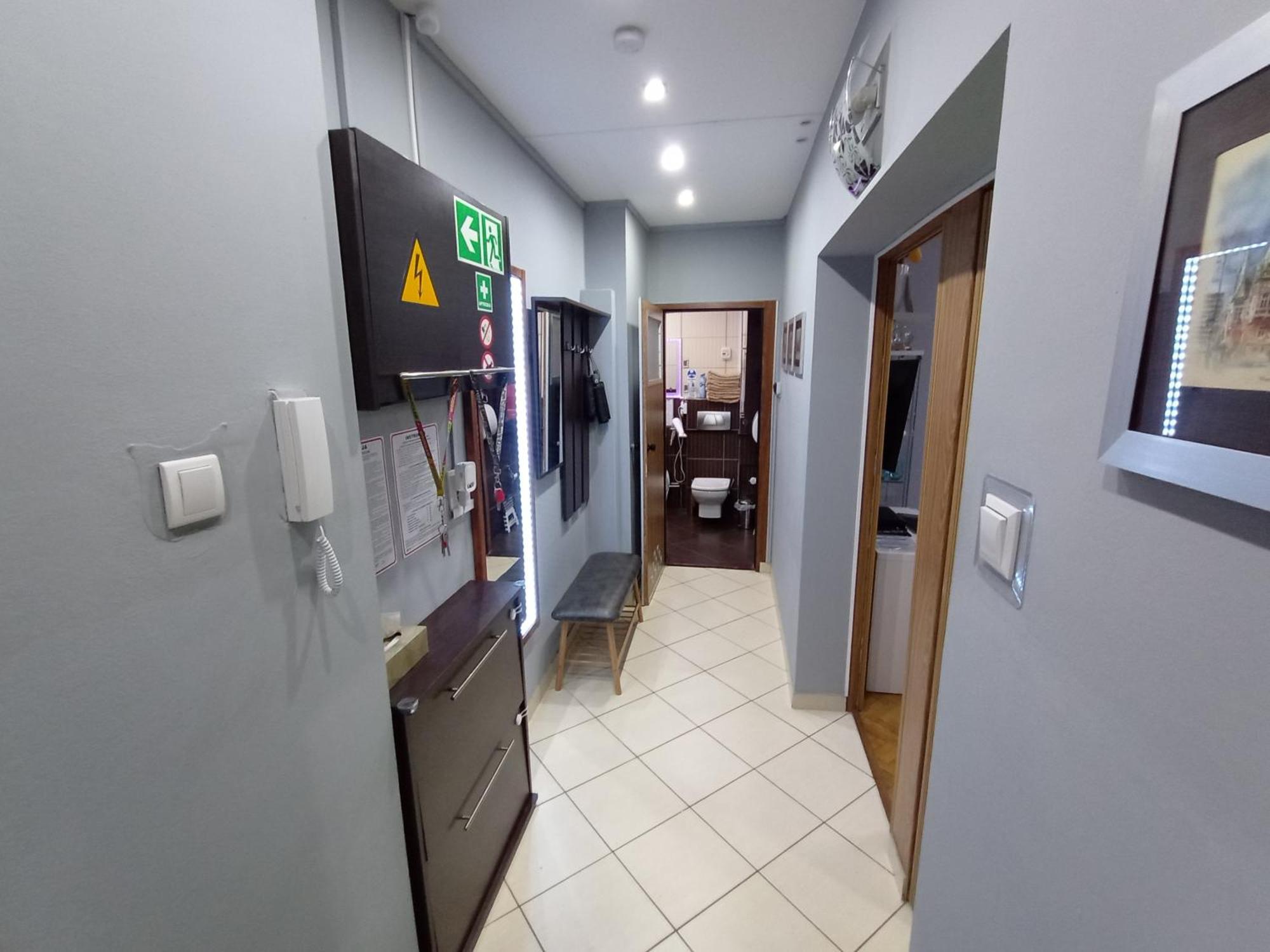 Apartament Venge -Cale Mieszkanie 46M2 Na Wylacznosc - Z Jedna Sypialnia I Jednym Sypialno-Salonem -3 Pietro Bez Windy- Rezerwacja Bez Karty Kredytowej-Klimatyzacja-Netflix-2 Lozeczka Dzieciece- Bezplatny Parking Publiczny Wroclaw Dış mekan fotoğraf