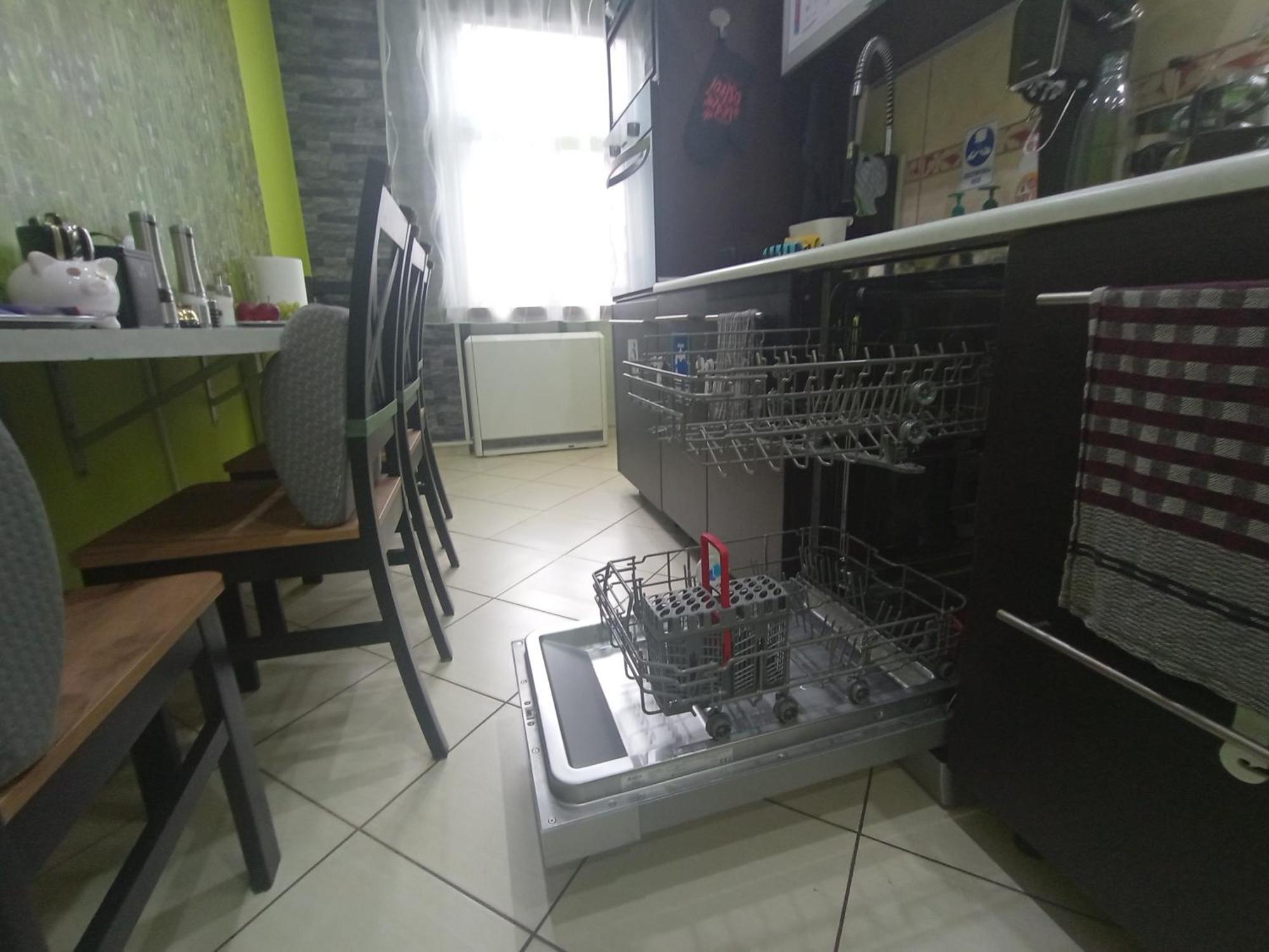 Apartament Venge -Cale Mieszkanie 46M2 Na Wylacznosc - Z Jedna Sypialnia I Jednym Sypialno-Salonem -3 Pietro Bez Windy- Rezerwacja Bez Karty Kredytowej-Klimatyzacja-Netflix-2 Lozeczka Dzieciece- Bezplatny Parking Publiczny Wroclaw Dış mekan fotoğraf