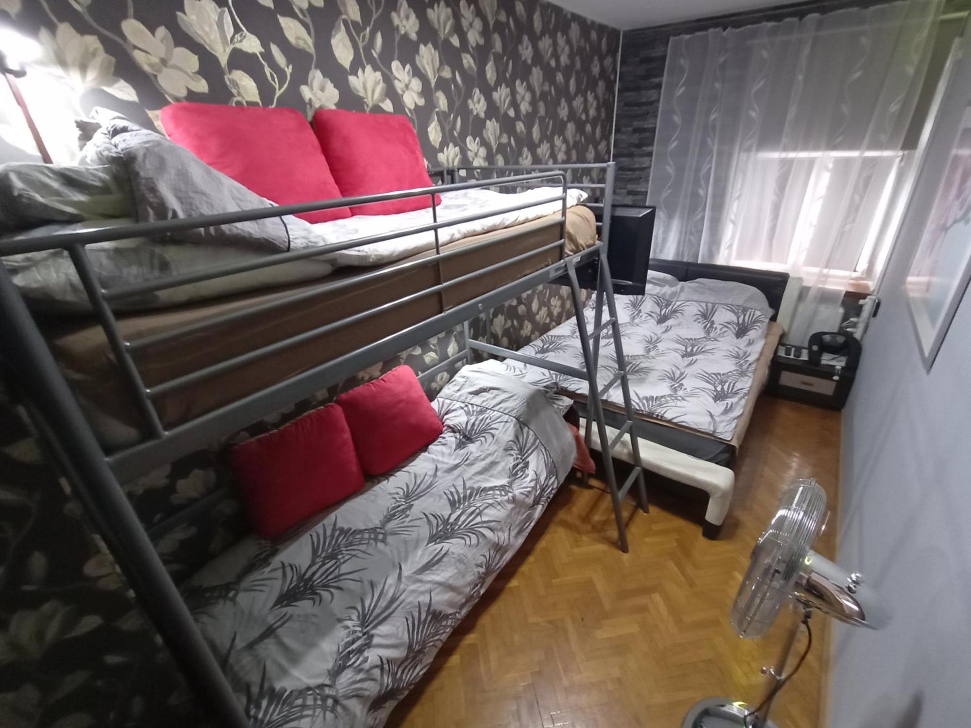 Apartament Venge -Cale Mieszkanie 46M2 Na Wylacznosc - Z Jedna Sypialnia I Jednym Sypialno-Salonem -3 Pietro Bez Windy- Rezerwacja Bez Karty Kredytowej-Klimatyzacja-Netflix-2 Lozeczka Dzieciece- Bezplatny Parking Publiczny Wroclaw Dış mekan fotoğraf